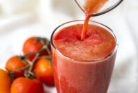 Fresh tomato juice macro shot